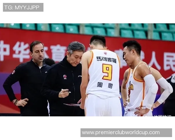 周鹏：从篮球场上的巨星到社会责任的践行者，如何影响年轻一代的成长与发展